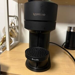 Nespresso Breville classic Verturo Black Coffee Machine